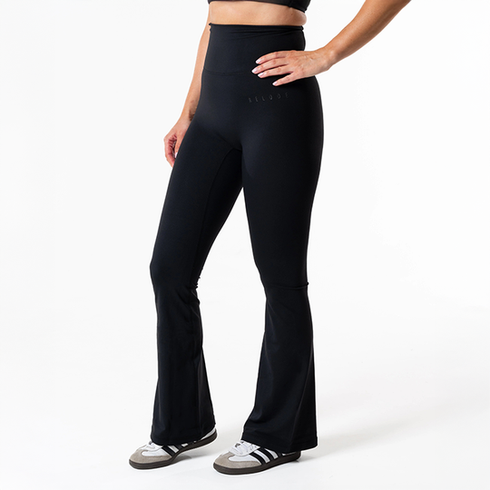 Clean Treenitrikoot Flared Petite Musta
