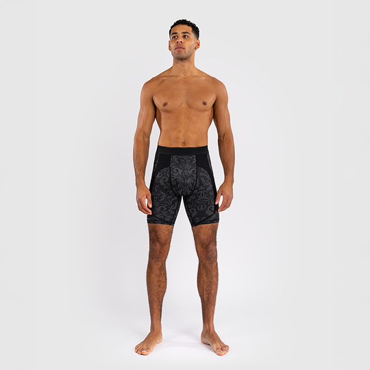 Venum x Ilia Topuria Unmatched Vale Tudo Shortsit Musta Kulta